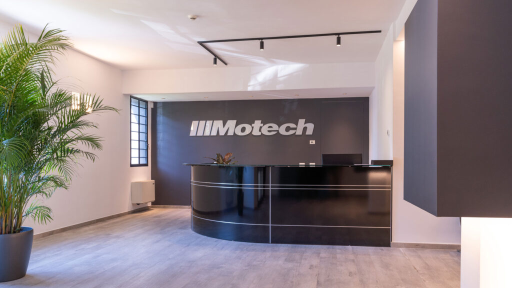 Illuminazione reception azienda Motech